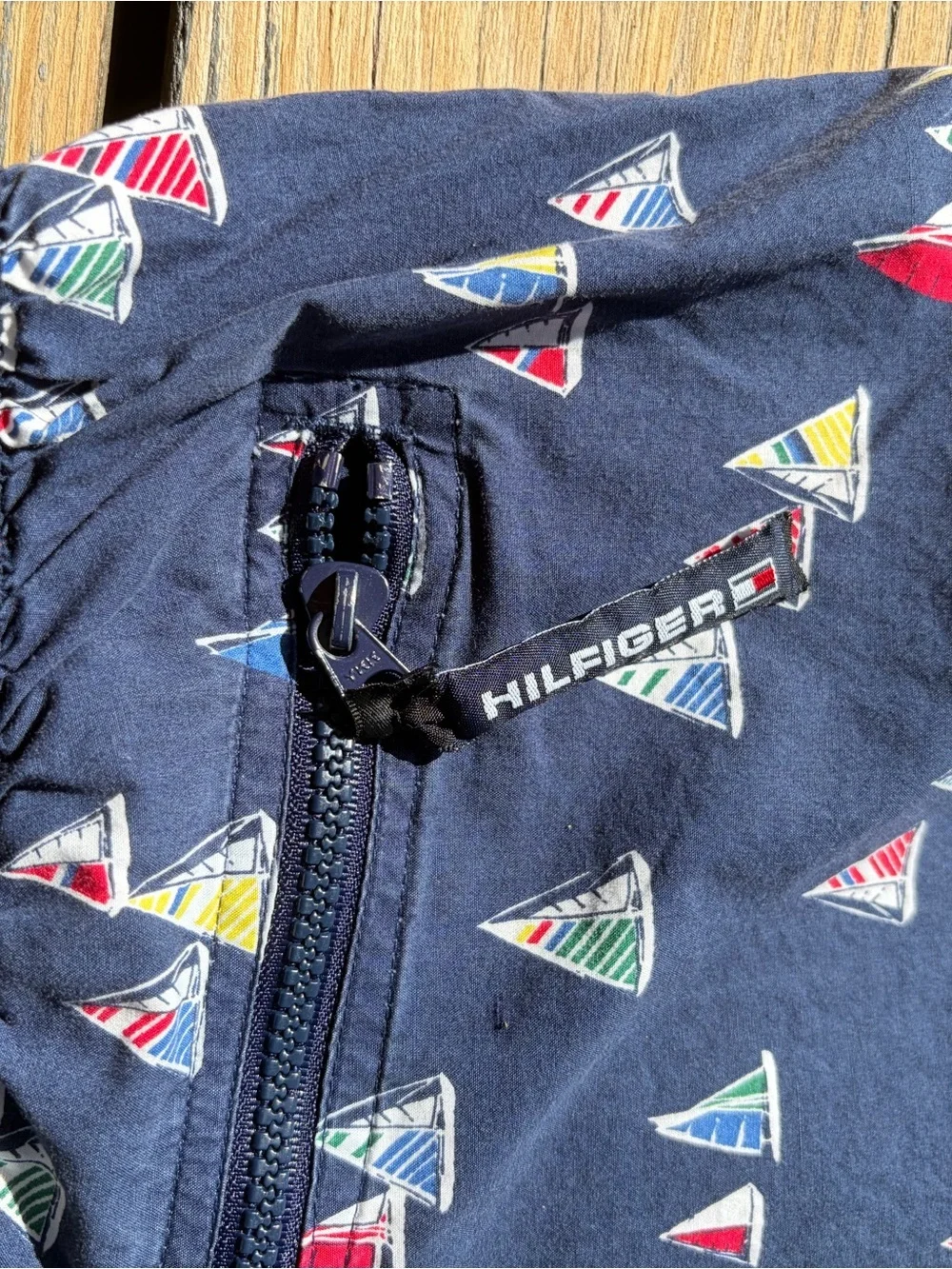 TOMMY TRUNKS Navy Swim Trunks with Multicolor Sail Pattern VINTAGE XL